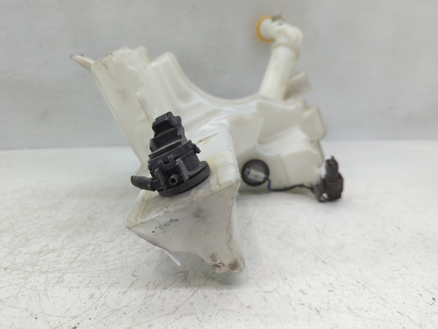 2004-2009 Mazda 3 Windshield Washer Fluid Reservoir Bottle Oem - Oemusedautoparts1.com