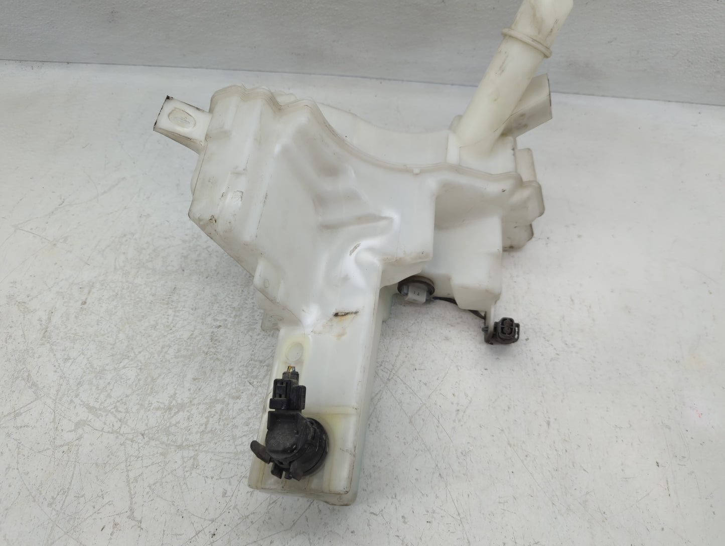 2004-2009 Mazda 3 Windshield Washer Fluid Reservoir Bottle Oem - Oemusedautoparts1.com
