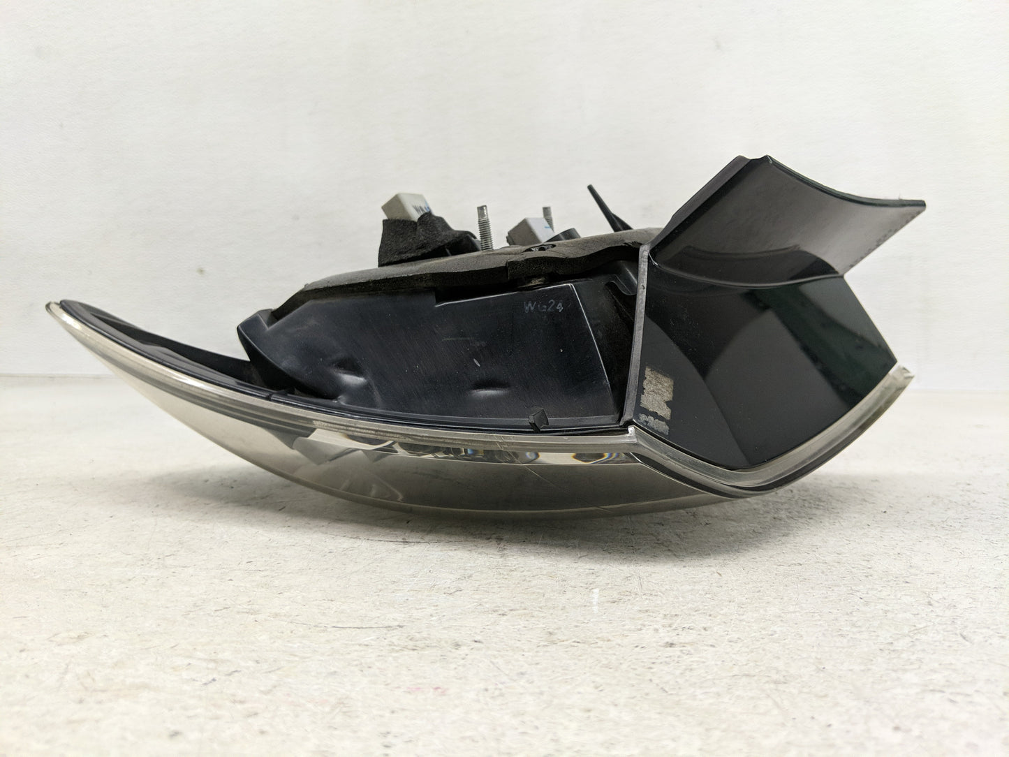 2005-2009 Mazda 3 Tail Light Assembly Driver Left OEM Fits Fits 2005 2006 2007 2008 2009 OEM Used Auto Parts - Oemusedautopa