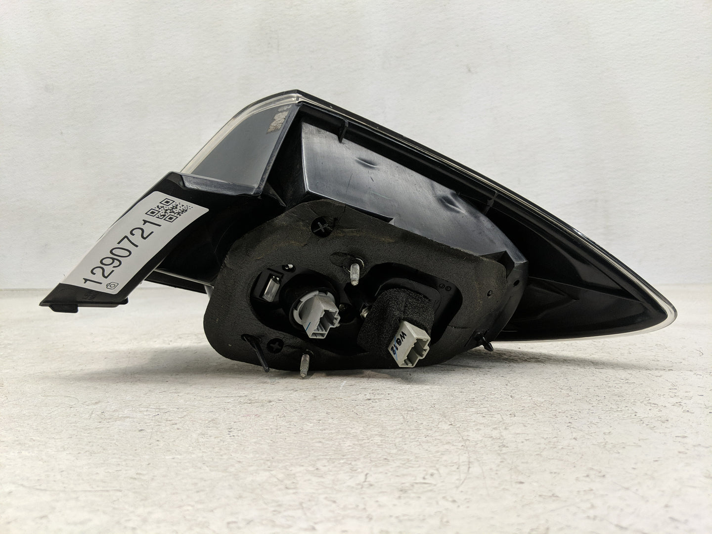 2005-2009 Mazda 3 Tail Light Assembly Driver Left OEM Fits Fits 2005 2006 2007 2008 2009 OEM Used Auto Parts - Oemusedautopa