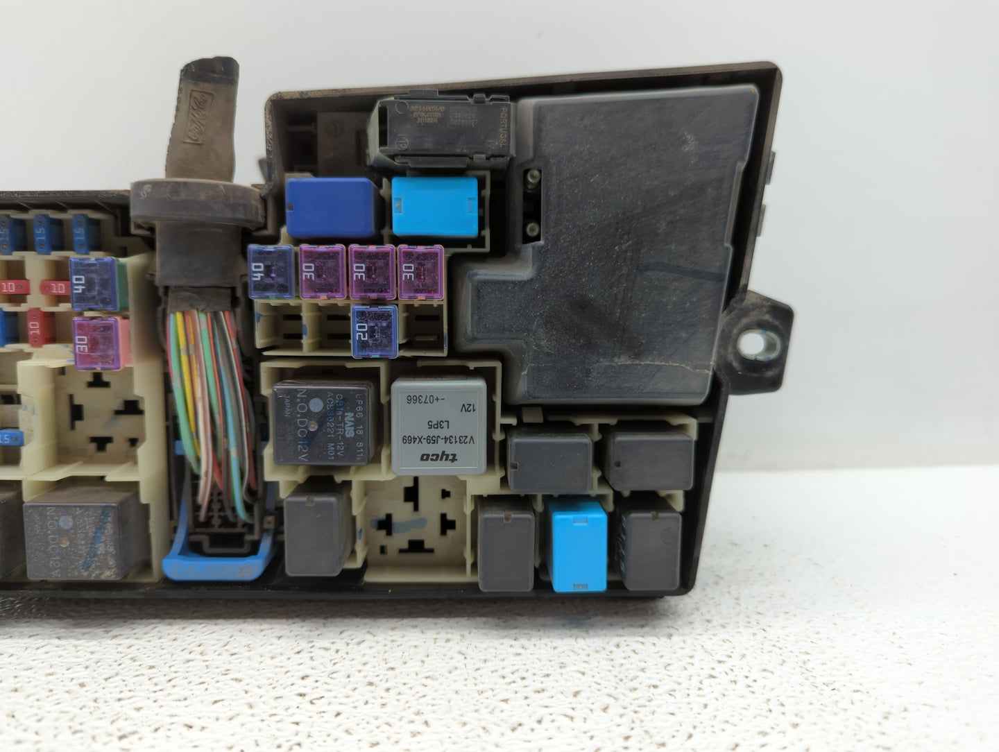 2004-2009 Mazda 3 Fusebox Fuse Box Panel Relay Module P/N:3M5T-14A142-AB BP4K-66765 Fits Fits 2004 2005 2006 2007 2008 2009 