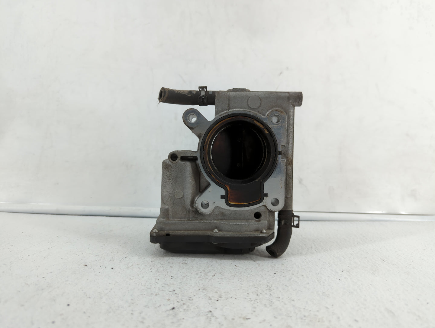 2006-2013 Mazda 3 Throttle Body P/N:6M8G-9F991-A L3R4 13 640, L3G2 13 640 A Fits Fits 2006 2007 2008 2009 2010 2011 2012 201