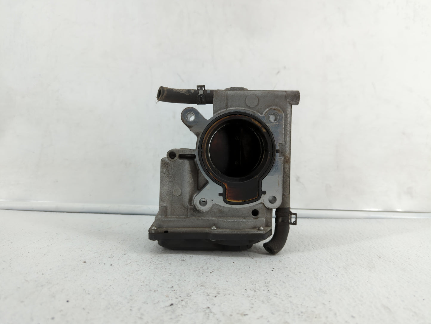 2006-2013 Mazda 3 Throttle Body P/N:6M8G-9F991-A L3R4 13 640, L3G2 13 640 A Fits Fits 2006 2007 2008 2009 2010 2011 2012 201