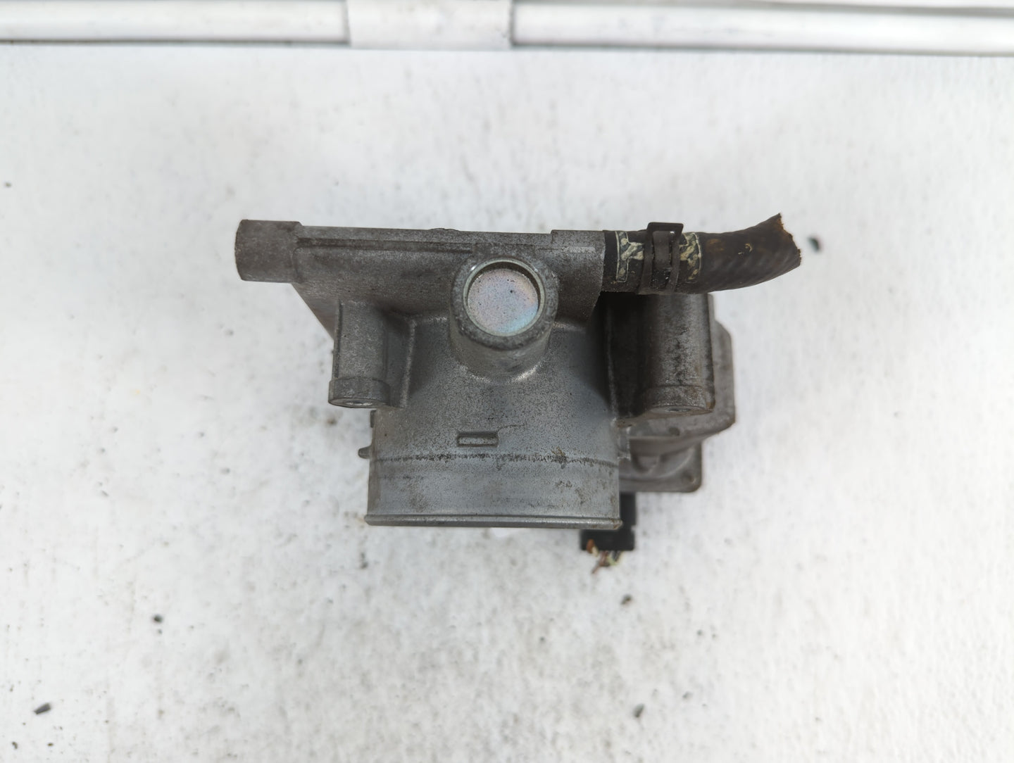 2006-2013 Mazda 3 Throttle Body P/N:6M8G-9F991-A L3R4 13 640, L3G2 13 640 A Fits Fits 2006 2007 2008 2009 2010 2011 2012 201