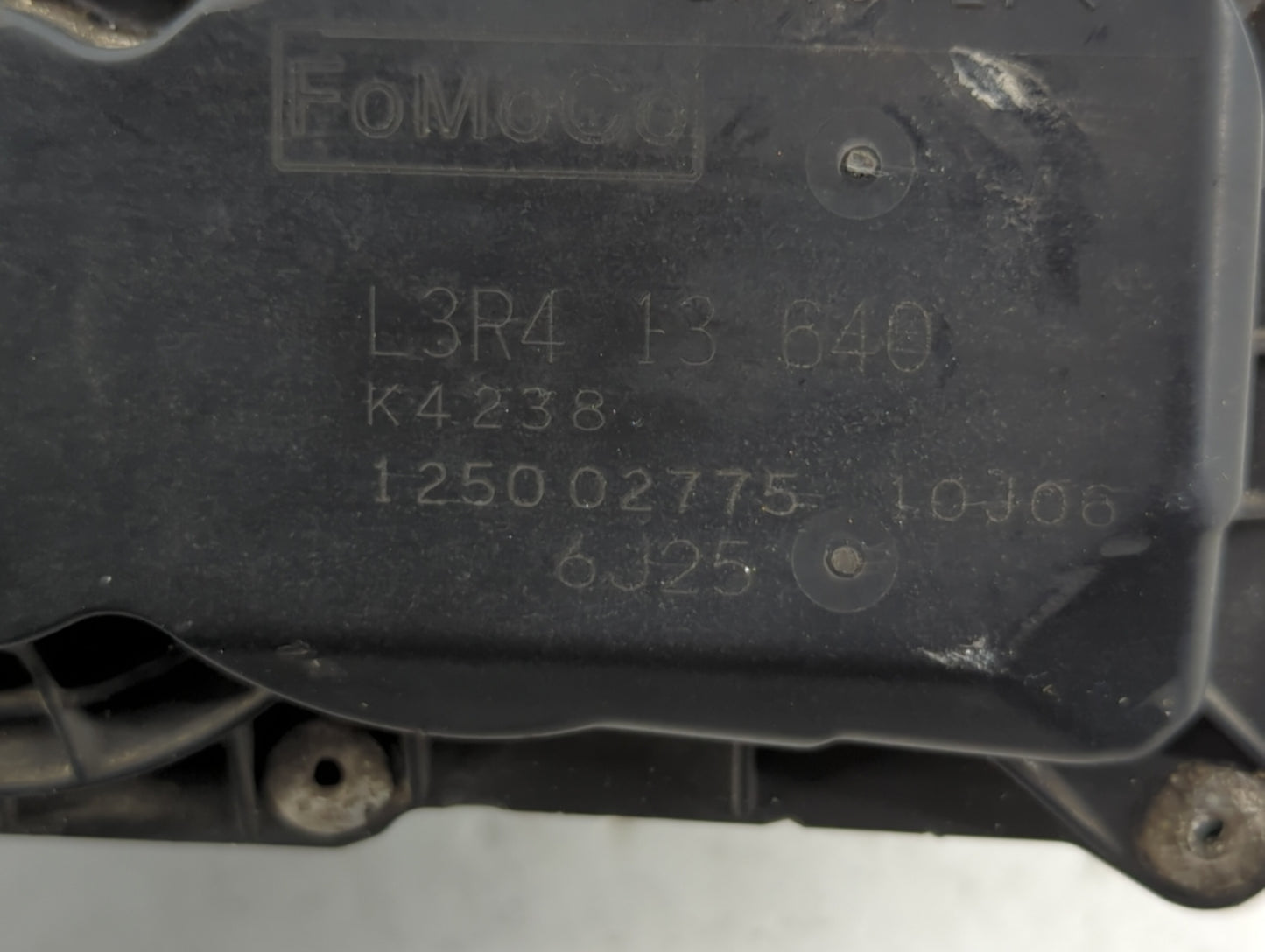 2006-2013 Mazda 3 Throttle Body P/N:L3R4 13 640 L3G2 13 640 A, P53N 13 640 Fits Fits 2006 2007 2008 2009 2010 2011 2012 2013