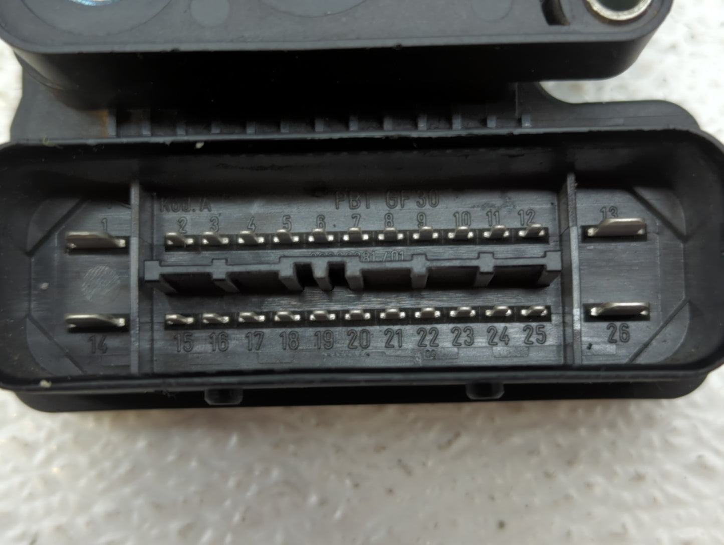 2007-2009 Mazda 3 Chassis Control Module Ccm Bcm Body Control - Oemusedautoparts1.com