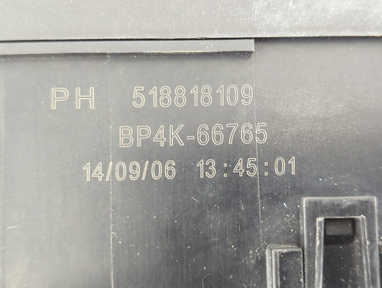 2004-2009 Mazda 3 Fusebox Fuse Box Panel Relay Module P/N:3M5T-14A142-AB Fits Fits 2004 2005 2006 2007 2008 2009 OEM Used Au