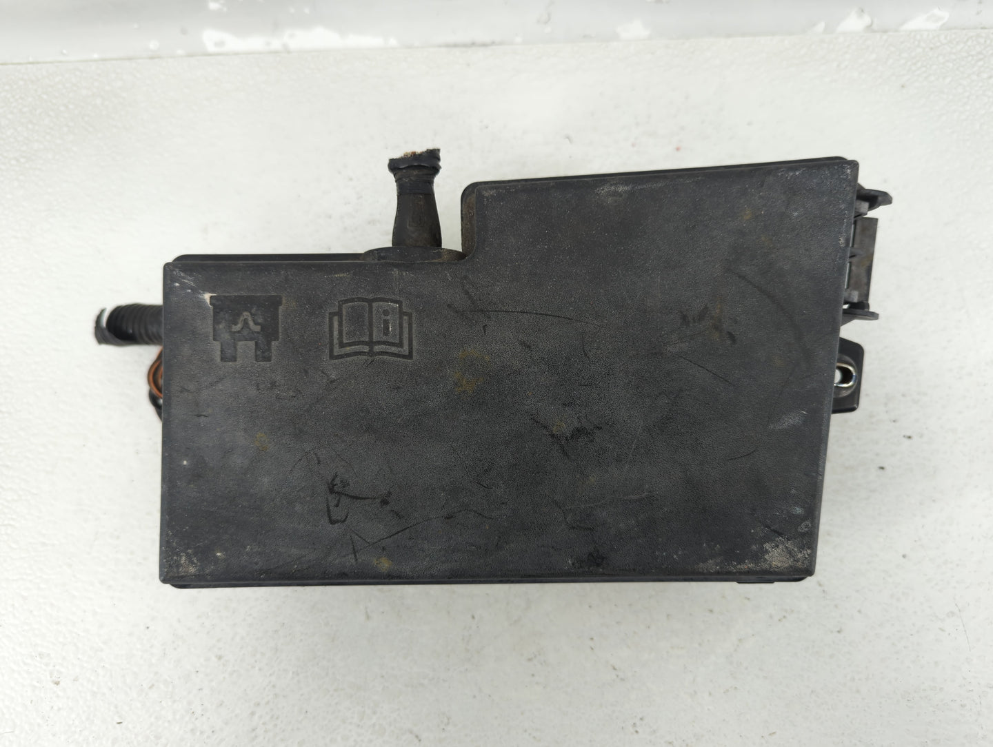 2004-2009 Mazda 3 Fusebox Fuse Box Panel Relay Module P/N:518818109 Fits Fits 2004 2005 2006 2007 2008 2009 OEM Used Auto Pa