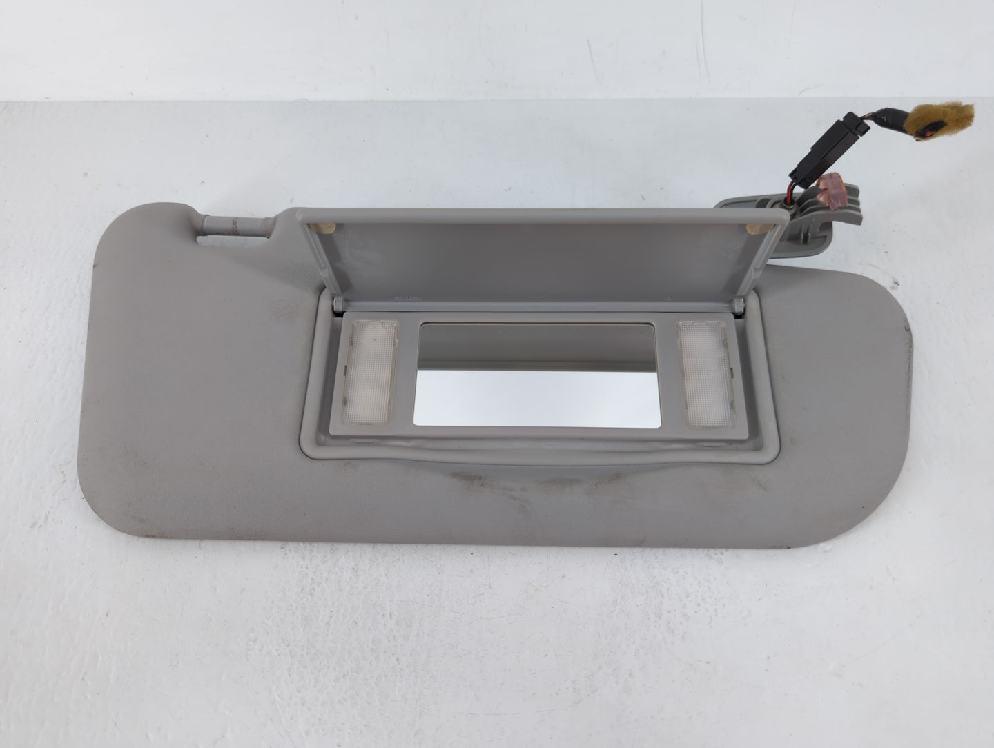 2008 Mazda 3 Sun Visor Shade Replacement Passenger Right Mirror Fits OEM Used Auto Parts - Oemusedautoparts1.com