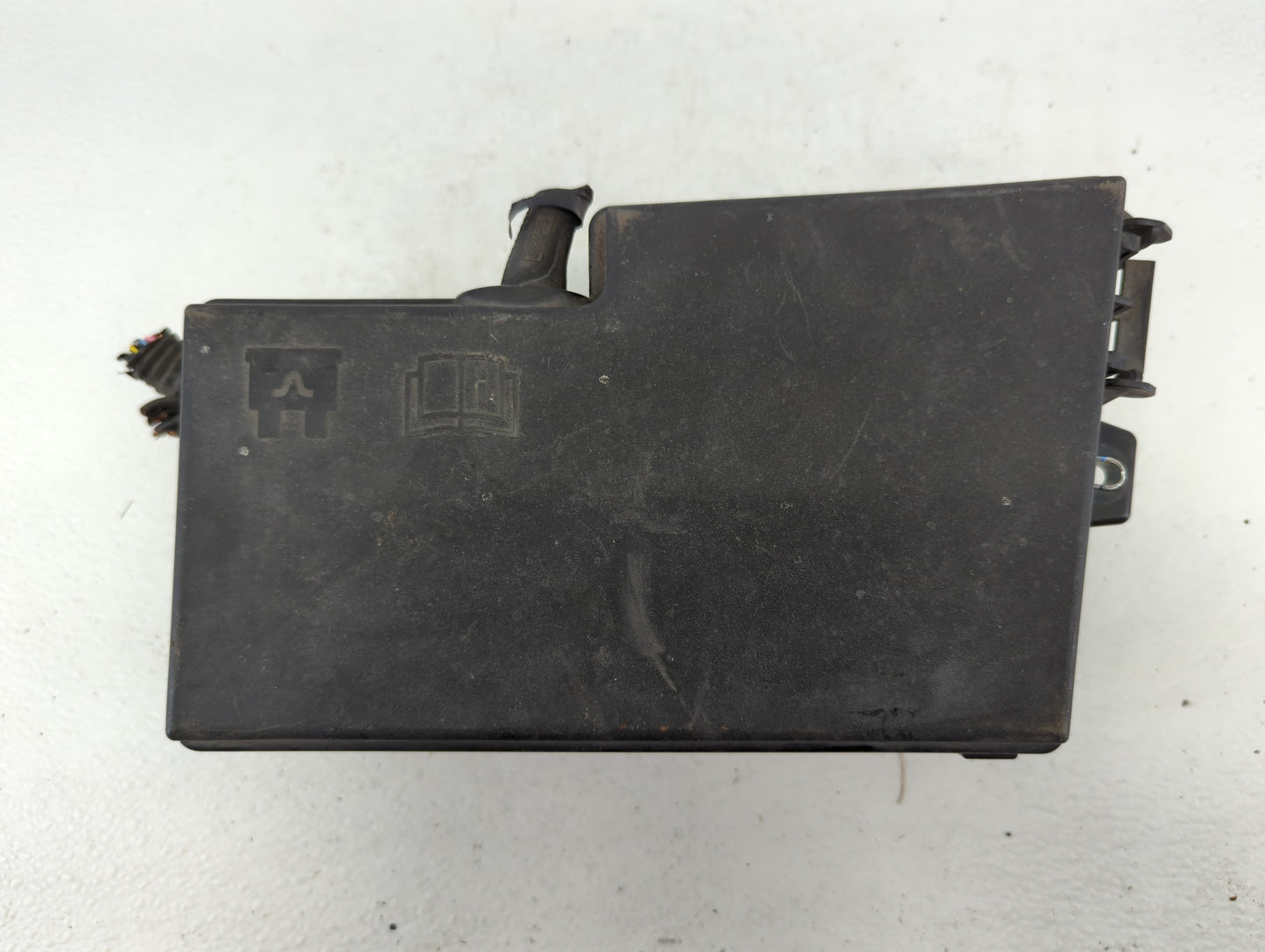 2004-2009 Mazda 3 Fusebox Fuse Box Panel Relay Module P/N:8688039 318789120 Fits Fits 2004 2005 2006 2007 2008 2009 OEM Used
