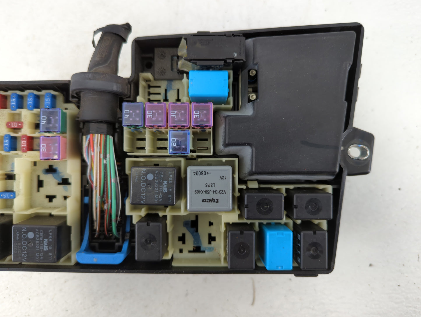 2004-2009 Mazda 3 Fusebox Fuse Box Panel Relay Module P/N:8688039 318789120 Fits Fits 2004 2005 2006 2007 2008 2009 OEM Used