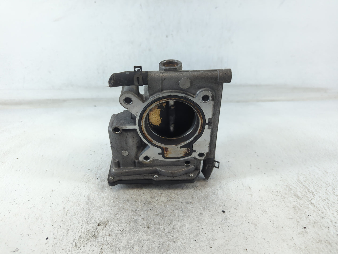 2006-2013 Mazda 3 Throttle Body P/N:L3R4 13 640 Fits Fits 2006 2007 2008 2009 2010 2011 2012 2013 OEM Used Auto Parts - Oemu