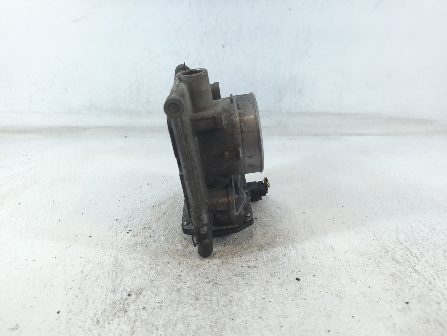 2006-2013 Mazda 3 Throttle Body P/N:L3R4 13 640 Fits Fits 2006 2007 2008 2009 2010 2011 2012 2013 OEM Used Auto Parts - Oemu