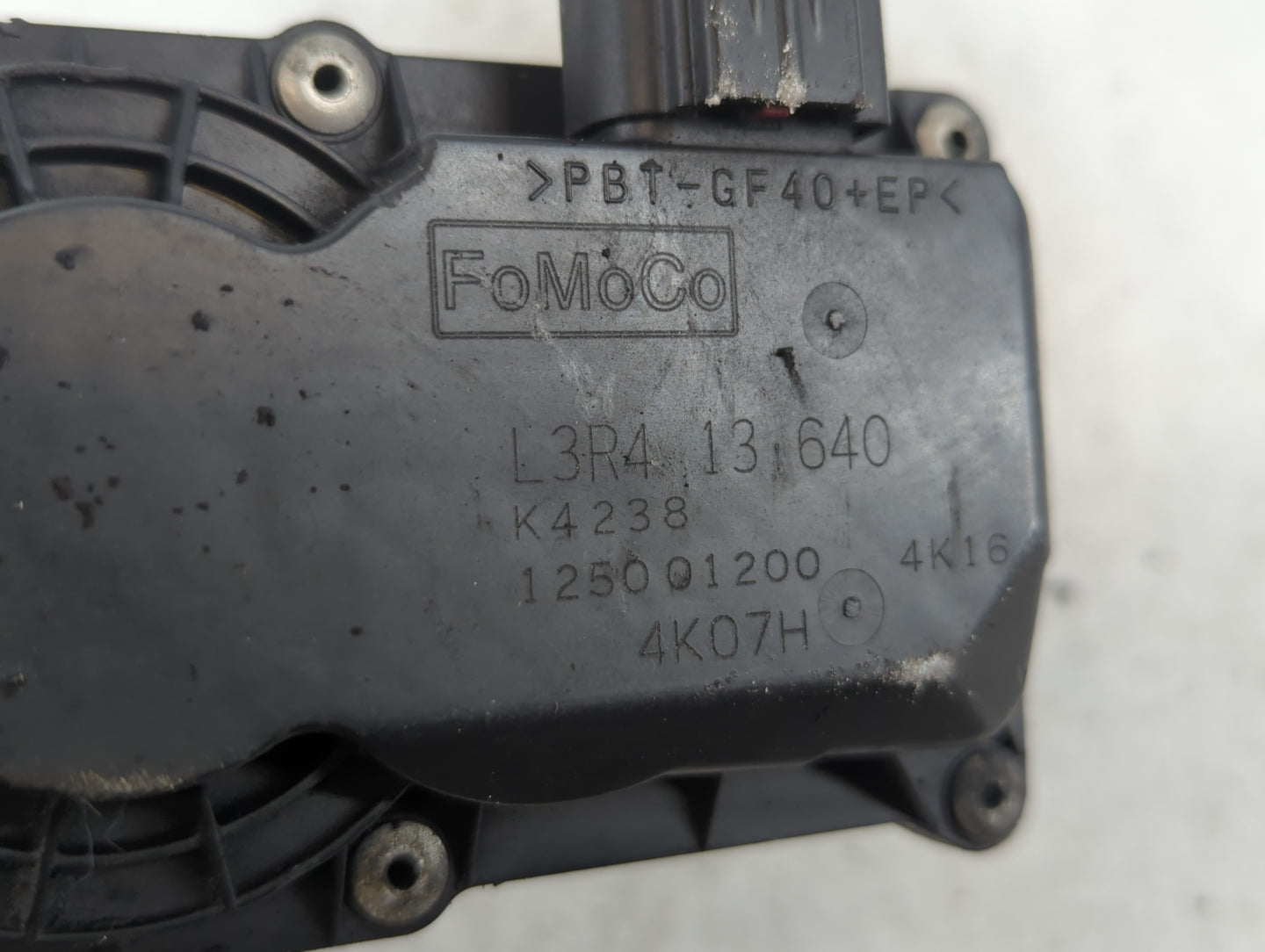 2006-2013 Mazda 3 Throttle Body P/N:L3R4 13 640 Fits Fits 2006 2007 2008 2009 2010 2011 2012 2013 OEM Used Auto Parts - Oemu