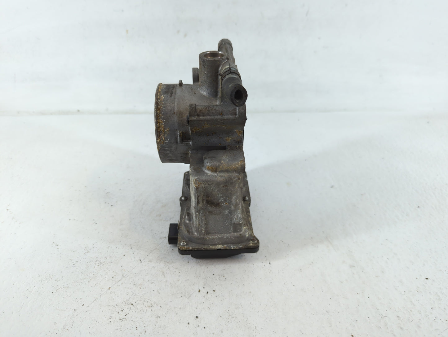 2006-2013 Mazda 3 Throttle Body P/N:125002163 L3R4 13 640 Fits Fits 2006 2007 2008 2009 2010 2011 2012 2013 OEM Used Auto Pa
