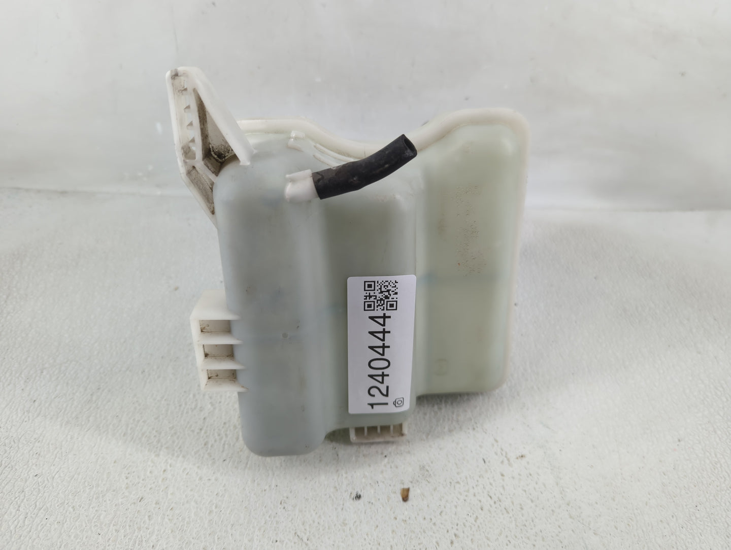 2006-2010 Mazda 5 Windshield Washer Fluid Reservoir Bottle Oem - Oemusedautoparts1.com
