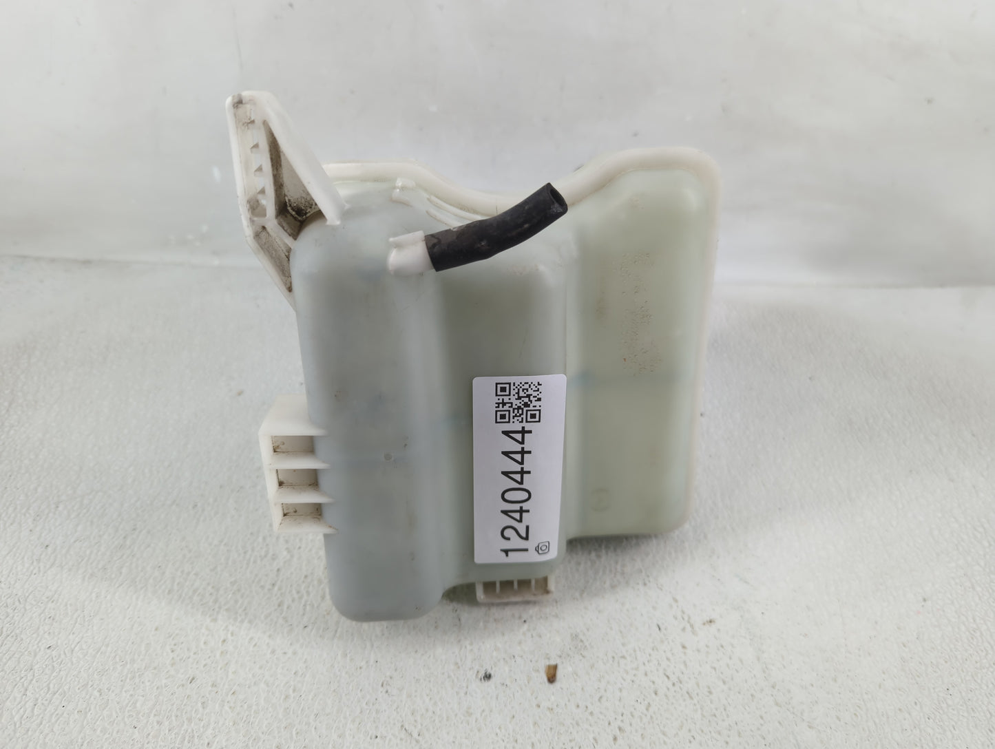 2006-2010 Mazda 5 Windshield Washer Fluid Reservoir Bottle Oem - Oemusedautoparts1.com