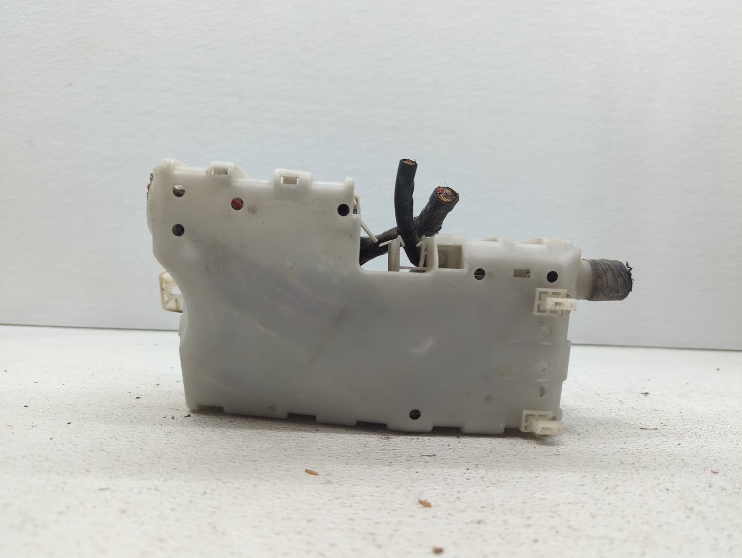 2008-2010 Mazda 5 Fusebox Fuse Box Panel Relay Module P/N:CD84 66 760 Fits Fits 2008 2009 2010 OEM Used Auto Parts - Oemused