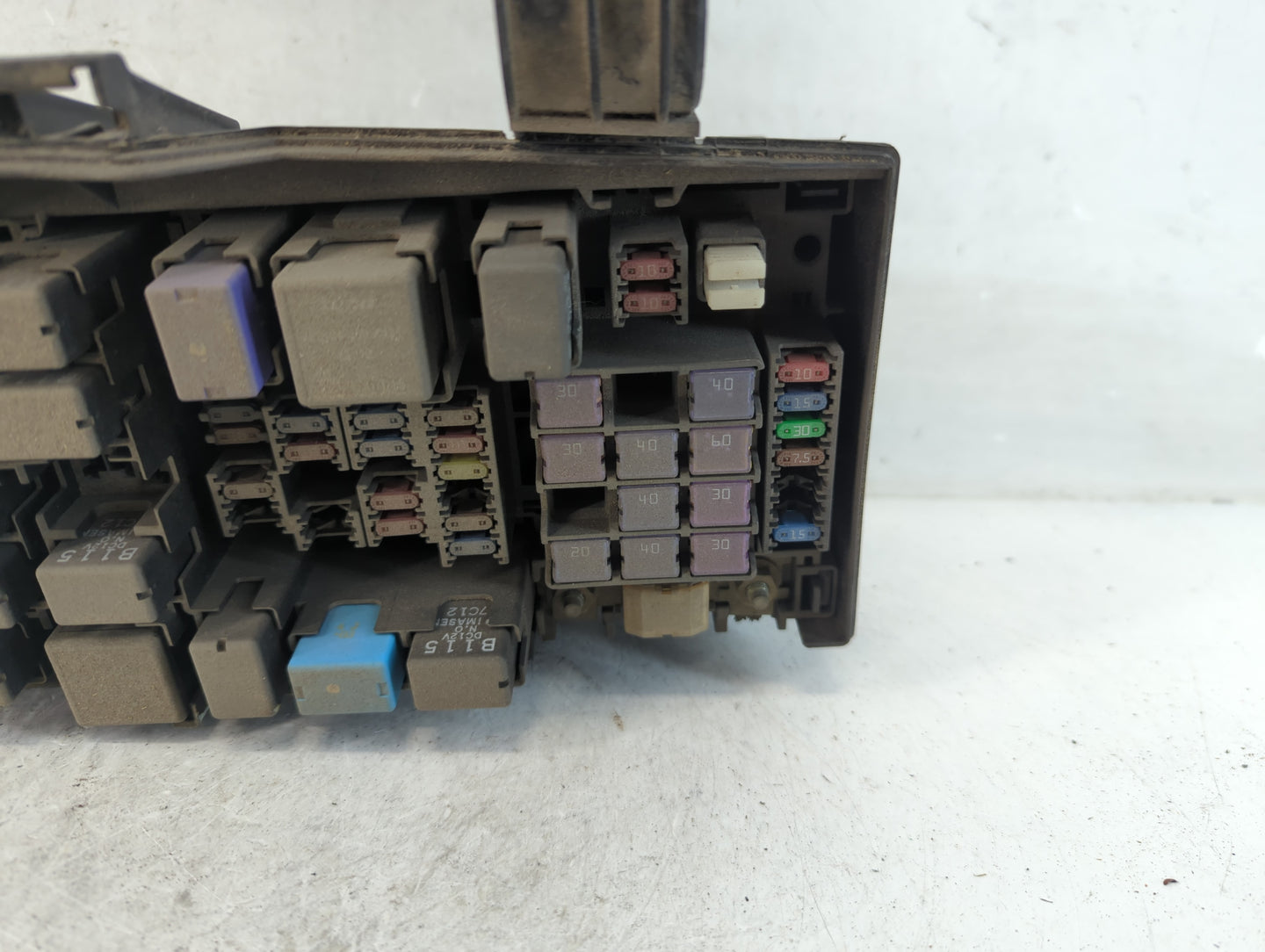 2006-2008 Mazda 6 Fusebox Fuse Box Panel Relay Module P/N:GR6A-66760 Fits Fits 2006 2007 2008 OEM Used Auto Parts - Oemuseda