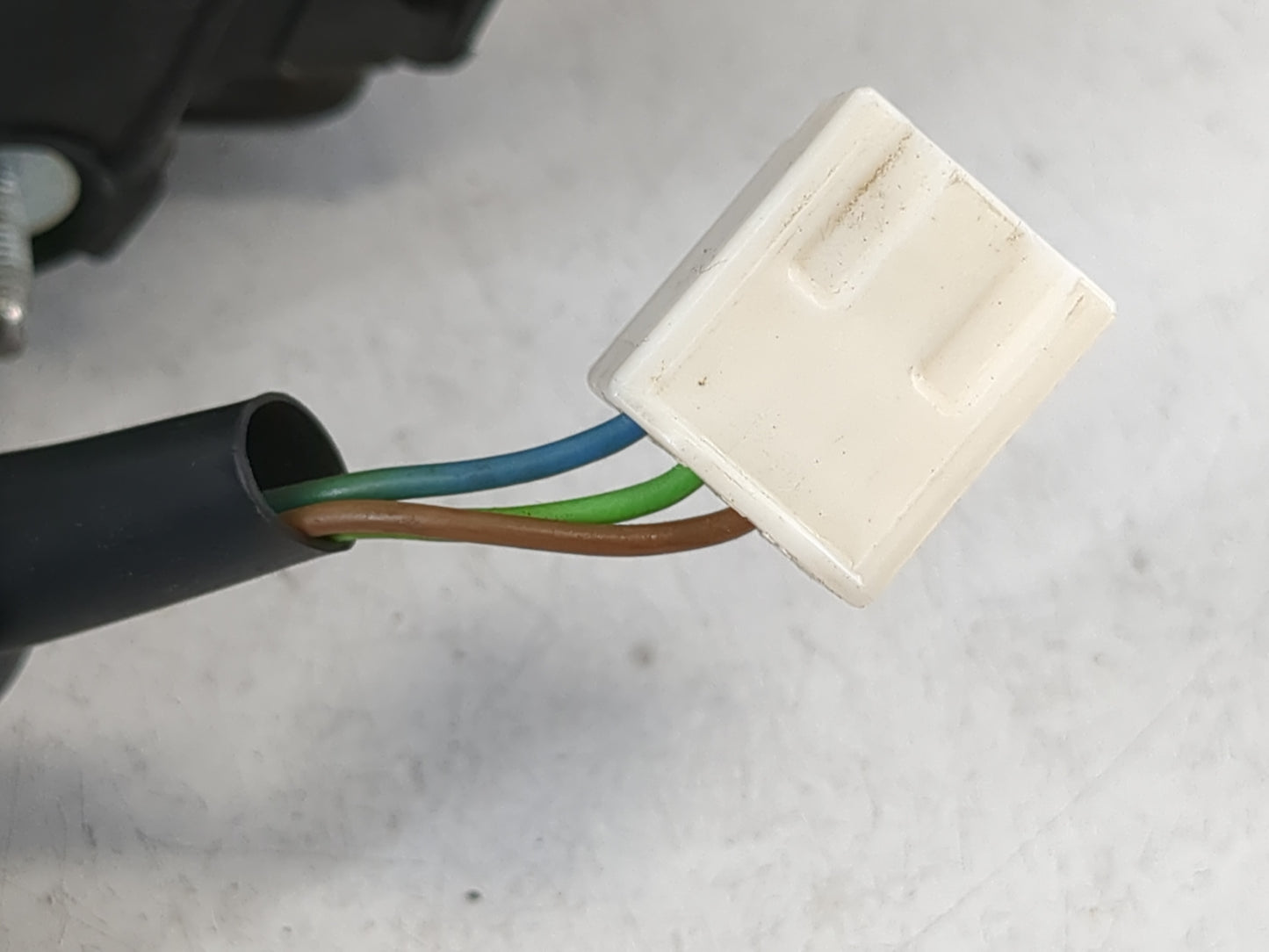 2003-2008 Mazda 6 Passenger Side View Mirror - Right Door Mirror OEM Used - Oemusedautoparts1.com