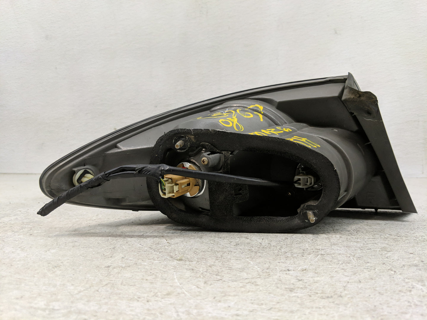 2006-2008 Mazda 6 Tail Light Assembly Passenger Right OEM P/N:2XL 950 100 Fits Fits 2006 2007 2008 OEM Used Auto Parts - Oem