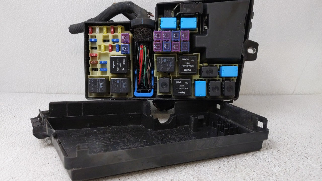 2007-2009 Mazda Cx-7 Fusebox Fuse Box Panel Relay Module P/N:EG21-66767 518818109 Fits Fits 2007 2008 2009 OEM Used Auto Par