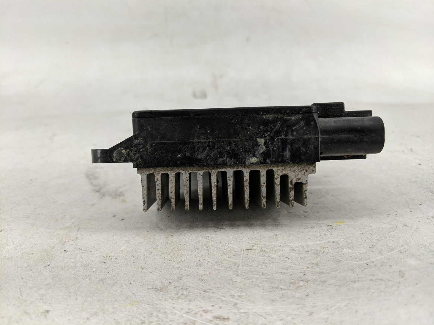 2007-2009 Mazda Cx-7 Body Control Module Bcm Inner Cabin Fuse Box - Oemusedautoparts1.com