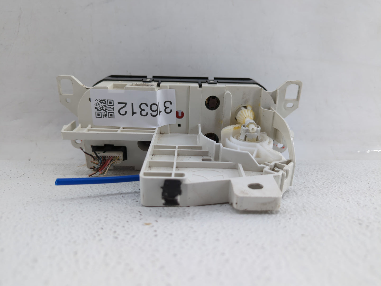 2007-2009 Mazda Cx-7 Climate Control Module Temperature AC/Heater Replacement P/N:BEG21 K1900EG22 Fits Fits 2007 2008 2009 O