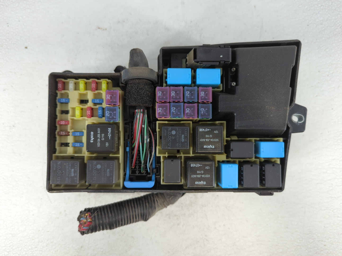 2007-2009 Mazda Cx-7 Fusebox Fuse Box Panel Relay Module P/N:BP4K-66765 518818109 Fits Fits 2007 2008 2009 OEM Used Auto Par