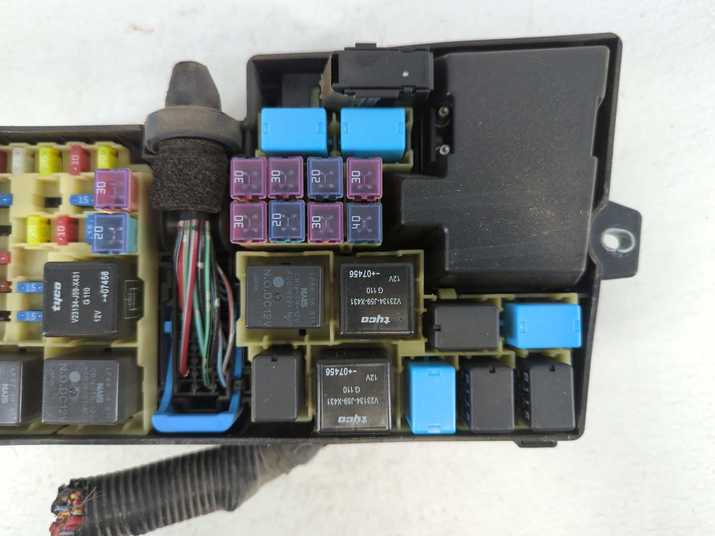 2007-2009 Mazda Cx-7 Fusebox Fuse Box Panel Relay Module P/N:BP4K-66765 518818109 Fits Fits 2007 2008 2009 OEM Used Auto Par