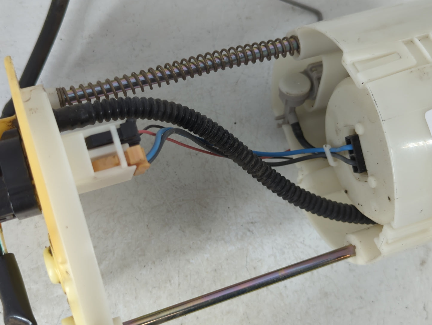 2007-2012 Mazda Cx-7 Electrical Gas Fuel Pump Assembly - Oemusedautoparts1.com