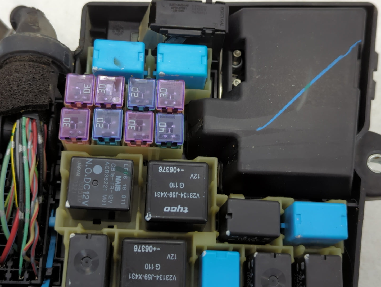 2007-2009 Mazda Cx-7 Fusebox Fuse Box Panel Relay Module P/N:BP4K-66765 518818109 Fits Fits 2007 2008 2009 OEM Used Auto Par