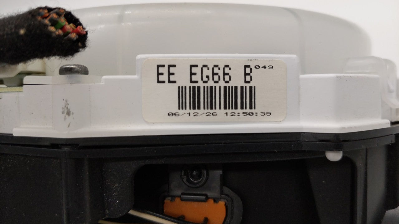 2008 Mazda Cx-7 Instrument Cluster Speedometer Gauges P/N:EEEG66C EE EG66 D, EE EG66 B, EEEG66B Fits Fits 2007 2009 OEM Used