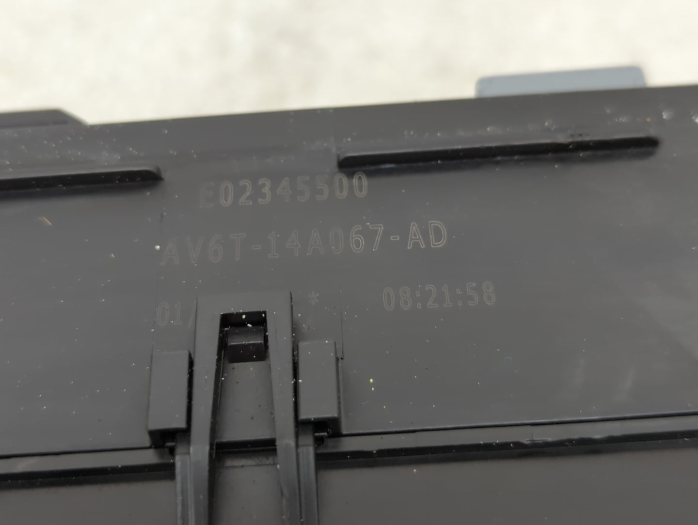 2007-2009 Mazda Cx-9 Fusebox Fuse Box Panel Relay Module P/N:AV6T-14A067-AD Fits Fits 2007 2008 2009 OEM Used Auto Parts - O