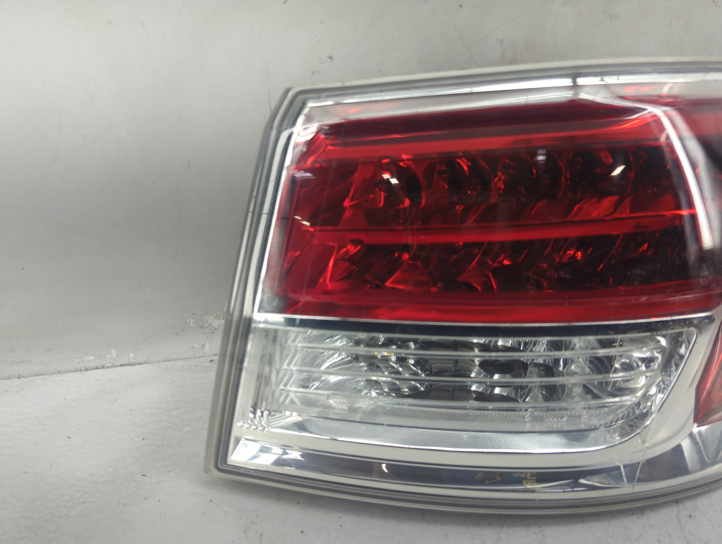 2007-2009 Mazda Cx-9 Tail Light Assembly Passenger Right OEM P/N:TD11 51150 Fits Fits 2007 2008 2009 OEM Used Auto Parts - O