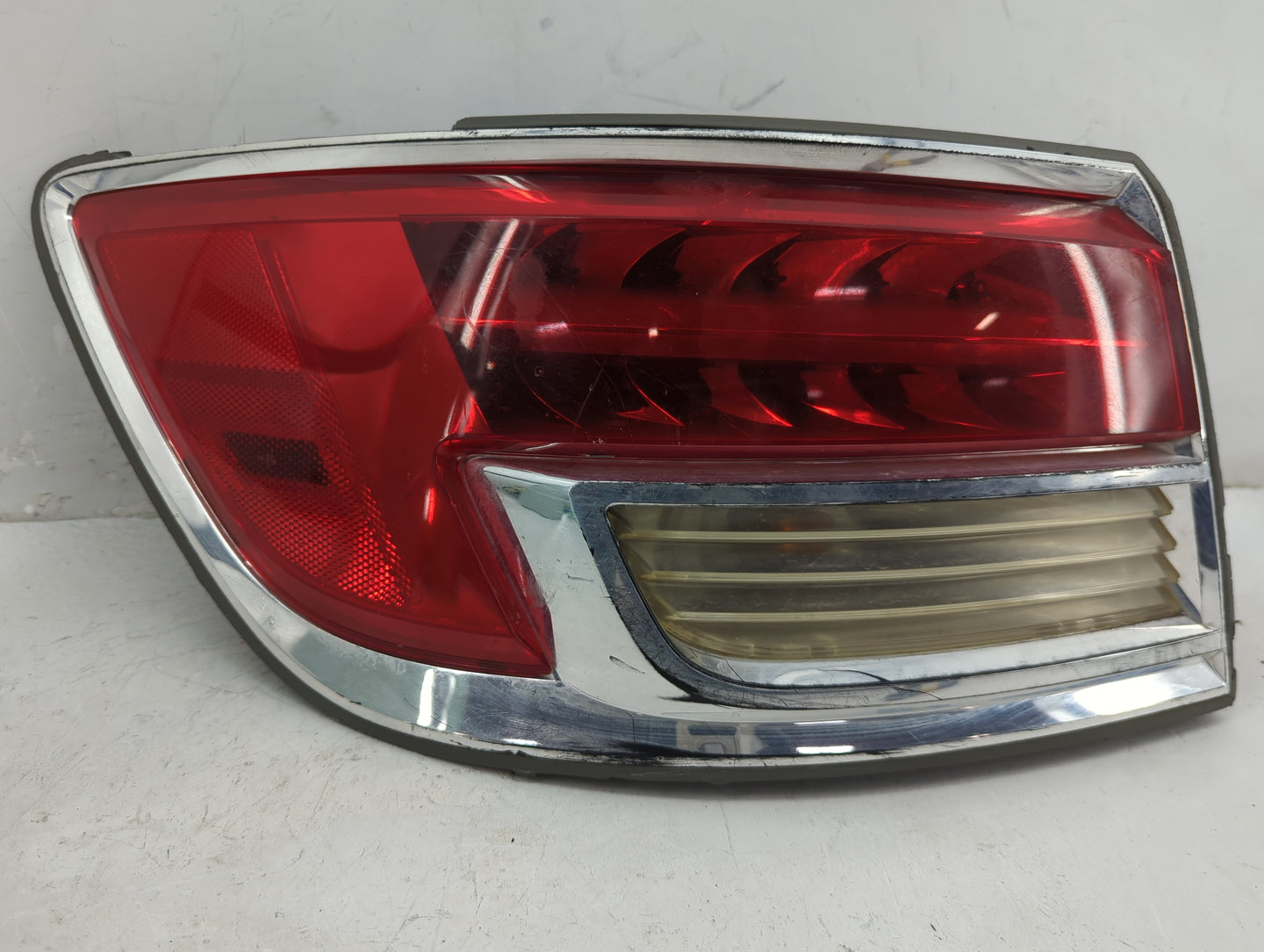 2007-2009 Mazda Cx-9 Tail Light Assembly Driver Left OEM P/N:P6194 Fits Fits 2007 2008 2009 OEM Used Auto Parts - Oemusedaut