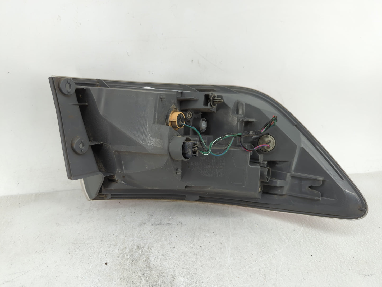 2007-2009 Mazda Cx-9 Tail Light Assembly Passenger Right OEM Fits Fits 2007 2008 2009 OEM Used Auto Parts - Oemusedautoparts