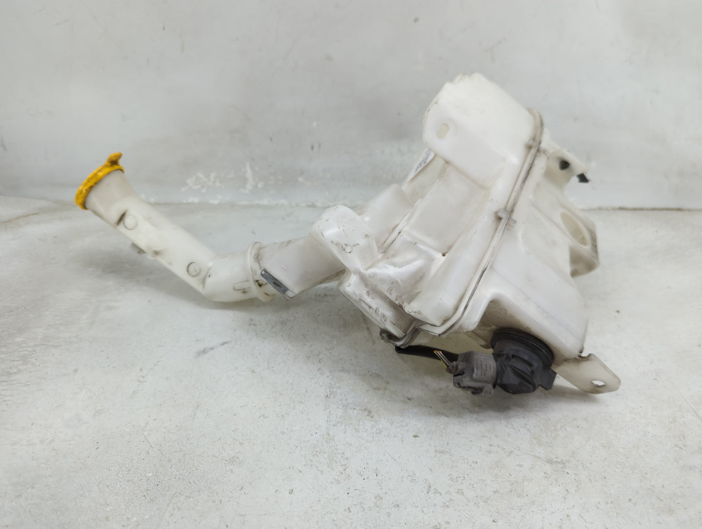 Mazda Mazda3 Windshield Washer Fluid Reservoir Bottle Oem - Oemusedautoparts1.com