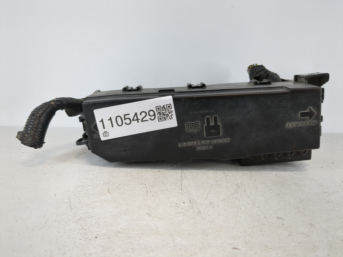 2008 Mazda Tribute Fusebox Fuse Box Panel Relay Module P/N:8L8T-14A003-AE Fits Fits 2006 2007 2009 OEM Used Auto Parts - Oem