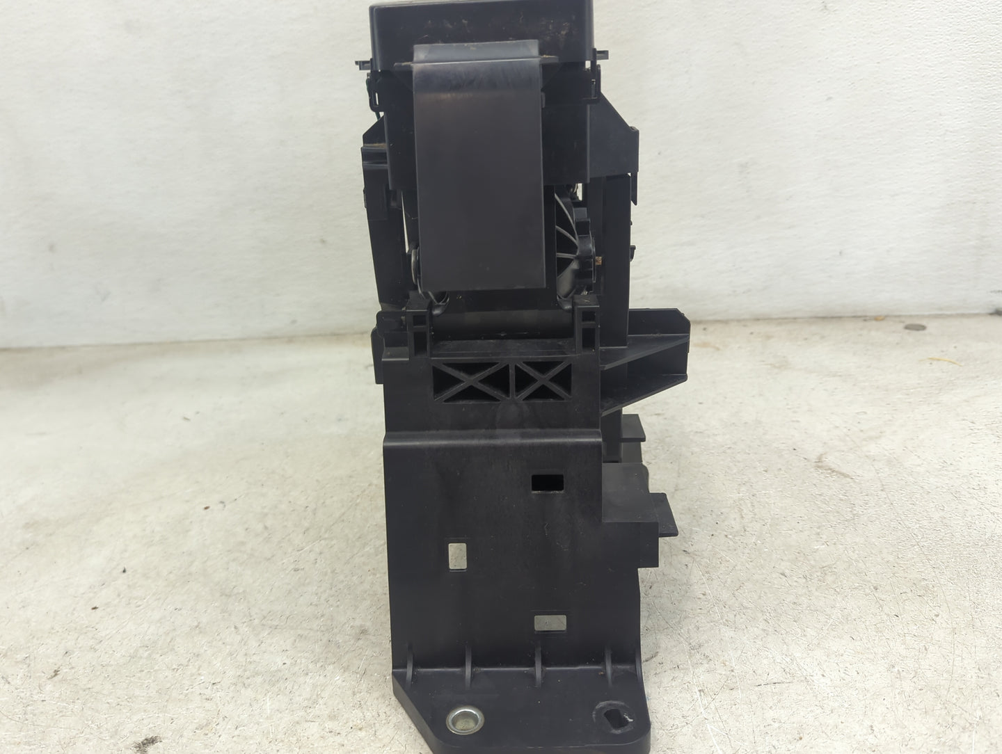 2008 Mazda Tribute Floor Console Assembly Shifter - Oemusedautoparts1.com