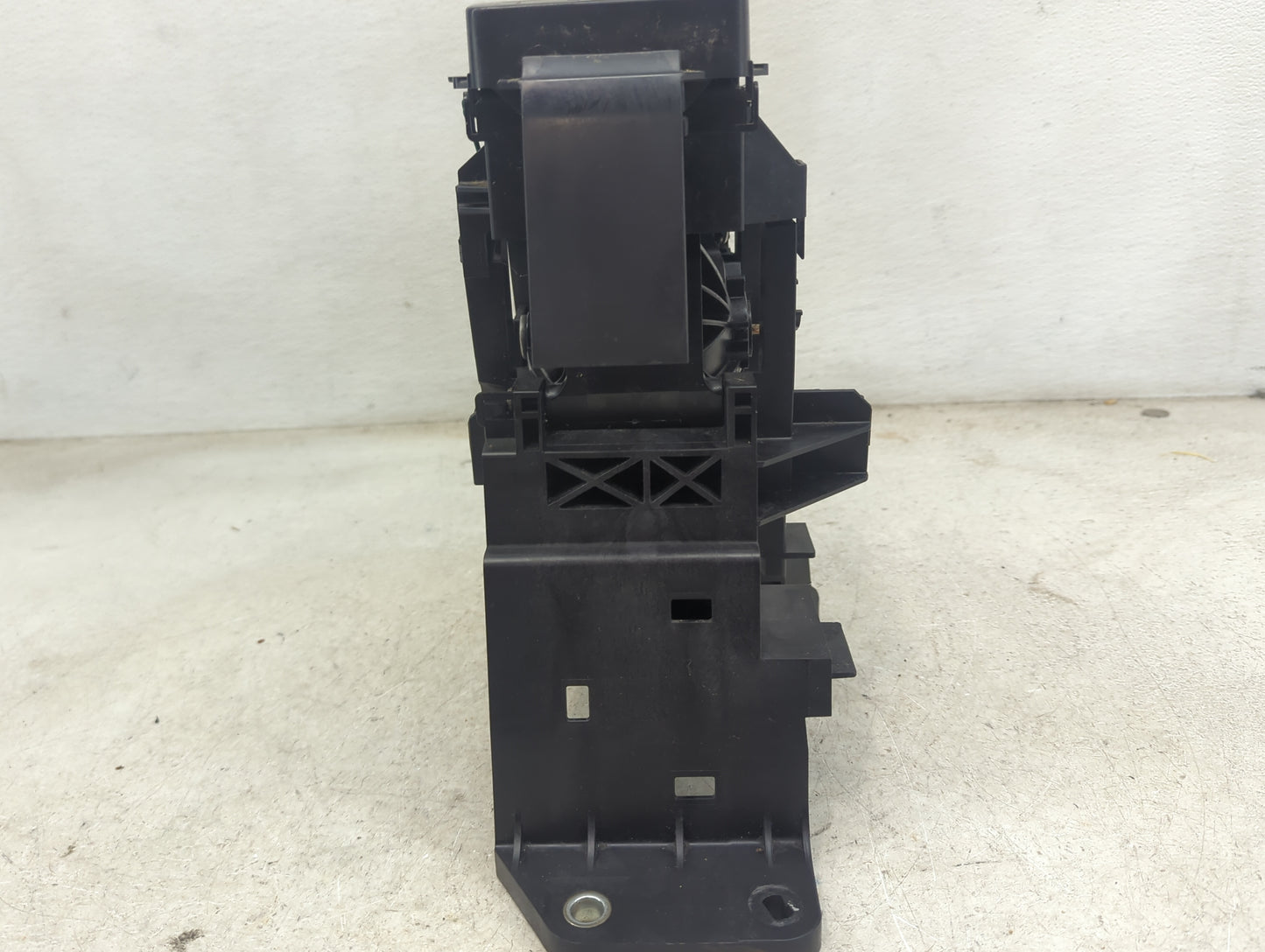 2008 Mazda Tribute Floor Console Assembly Shifter - Oemusedautoparts1.com