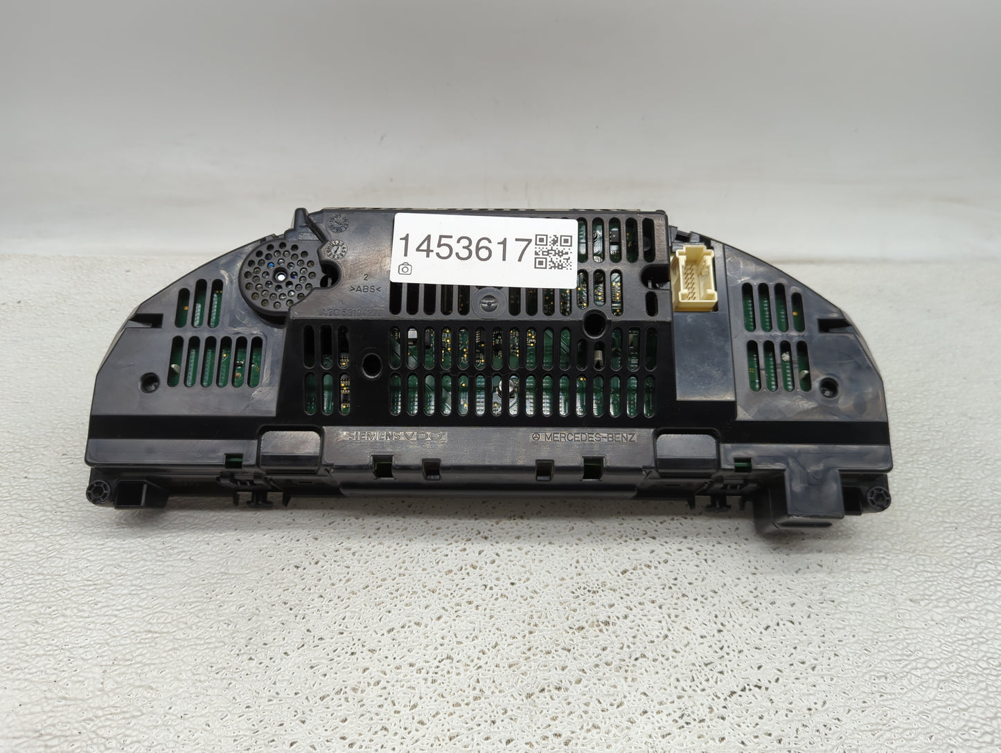 2008 Mercedes-Benz C-Class Instrument Cluster Speedometer Gauges P/N:A2C53257640 A2045402948, A2045401711 Fits Fits 2009 OEM