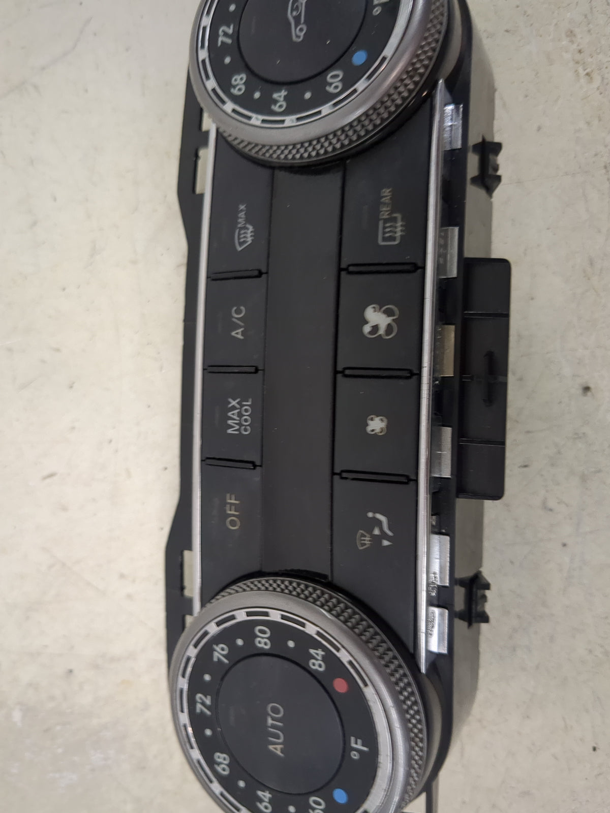 2008 Mercedes-Benz C-Class Climate Control Module Temperature AC/Heater Replacement P/N:2048300290 Fits OEM Used Auto Parts 