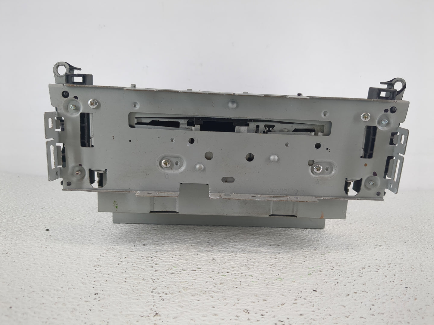 2008 Mercedes-Benz C300 Radio AM FM Cd Player Receiver Replacement P/N:A 204 870 08 94 Fits OEM Used Auto Parts - Oemusedaut