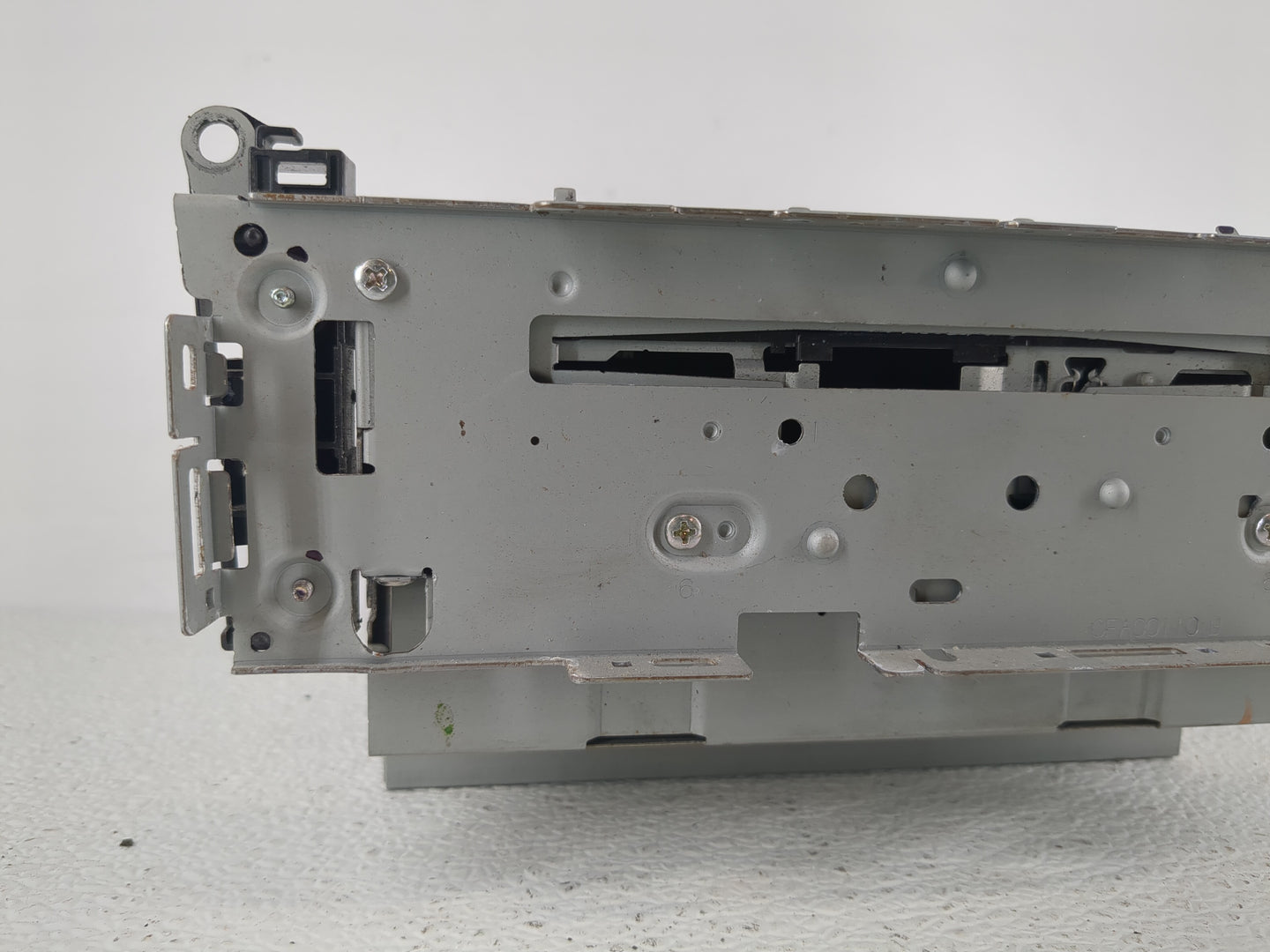 2008 Mercedes-Benz C300 Radio AM FM Cd Player Receiver Replacement P/N:A 204 870 08 94 Fits OEM Used Auto Parts - Oemusedaut