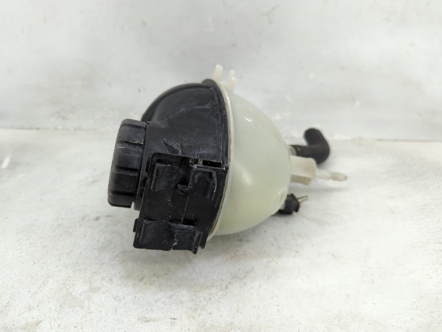 2008 Mercedes-benz C300 Radiator Coolant Overflow Expansion Tank Bottle - Oemusedautoparts1.com
