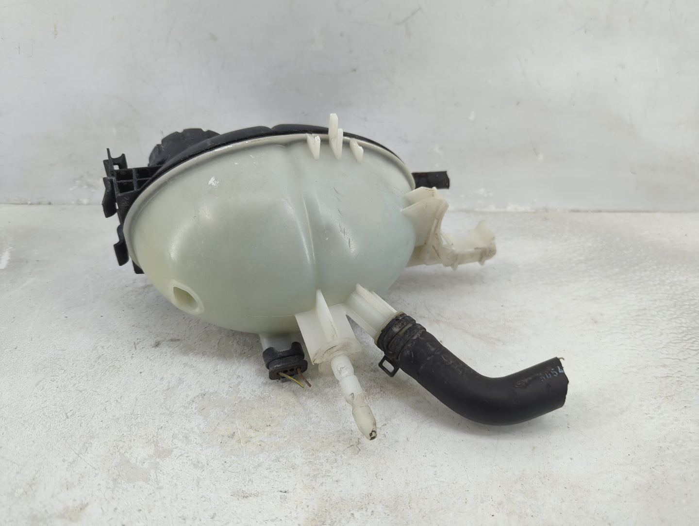 2008 Mercedes-benz C300 Radiator Coolant Overflow Expansion Tank Bottle - Oemusedautoparts1.com