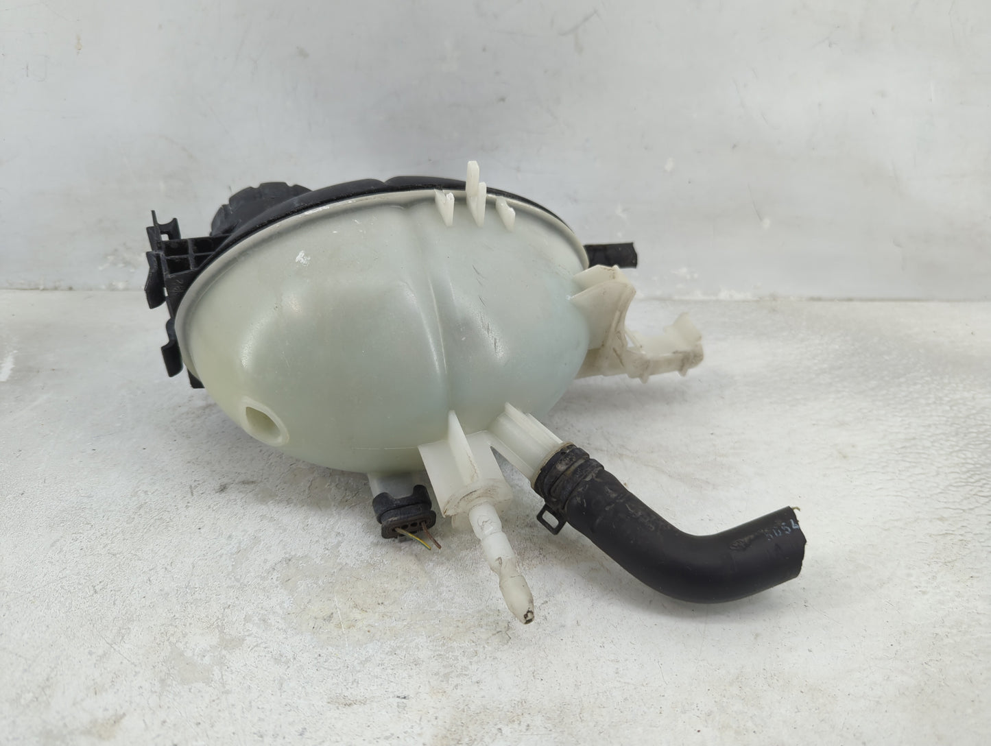 2008 Mercedes-benz C300 Radiator Coolant Overflow Expansion Tank Bottle - Oemusedautoparts1.com