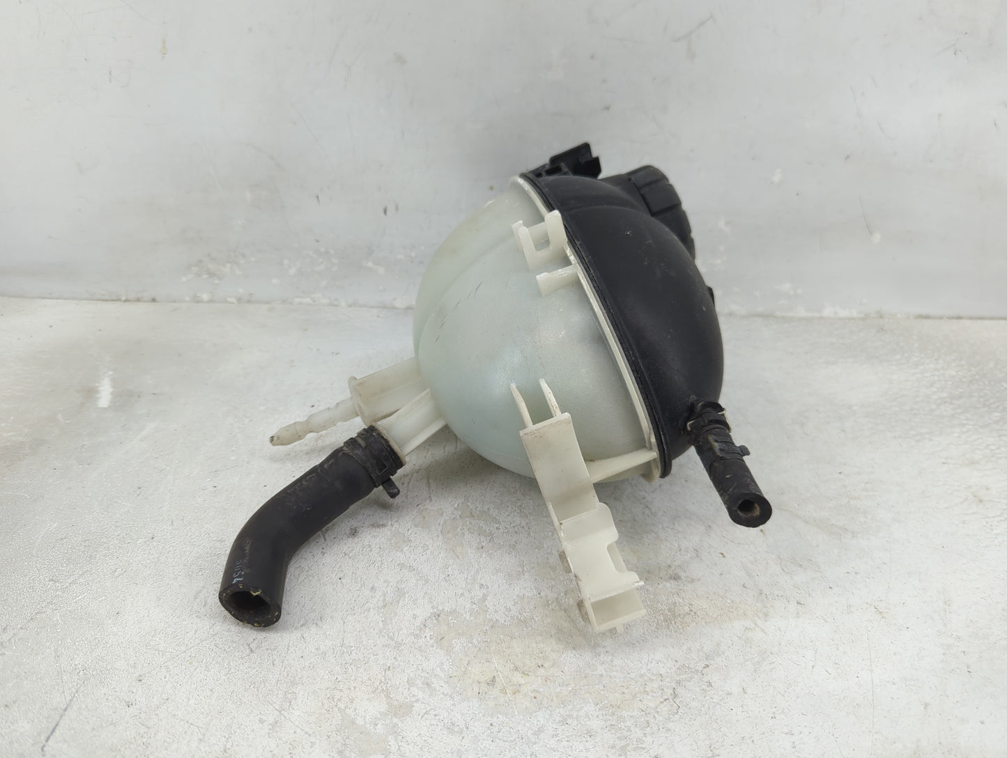 2008 Mercedes-benz C300 Radiator Coolant Overflow Expansion Tank Bottle - Oemusedautoparts1.com