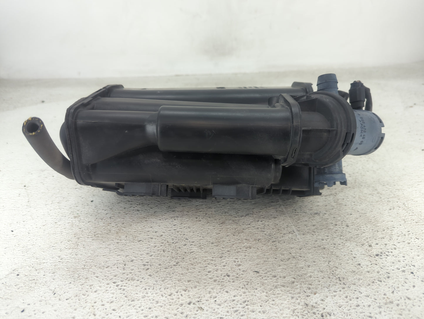 2008 Mercedes-benz C300 Fuel Vapor Charcoal Canister - Oemusedautoparts1.com